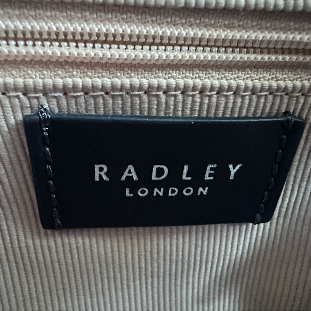 Radley London Navy Blue Handbag – Timeless Elegance - Picture 11 of 16